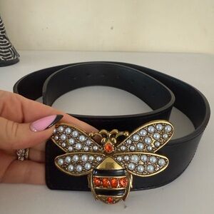Queen Bee Leather
Belt Black